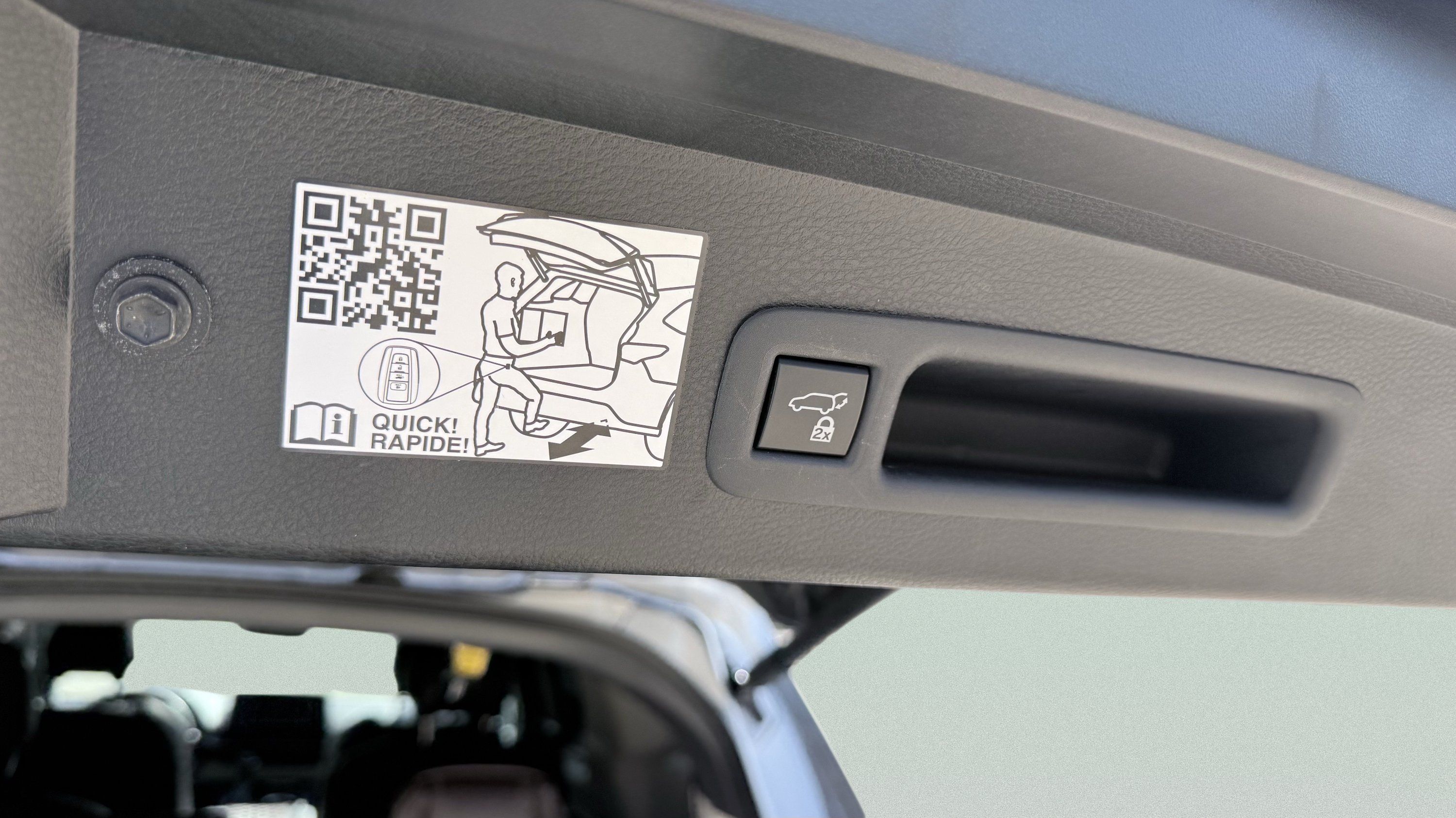 Used 2022 Toyota Sienna Platinum FWD image 9