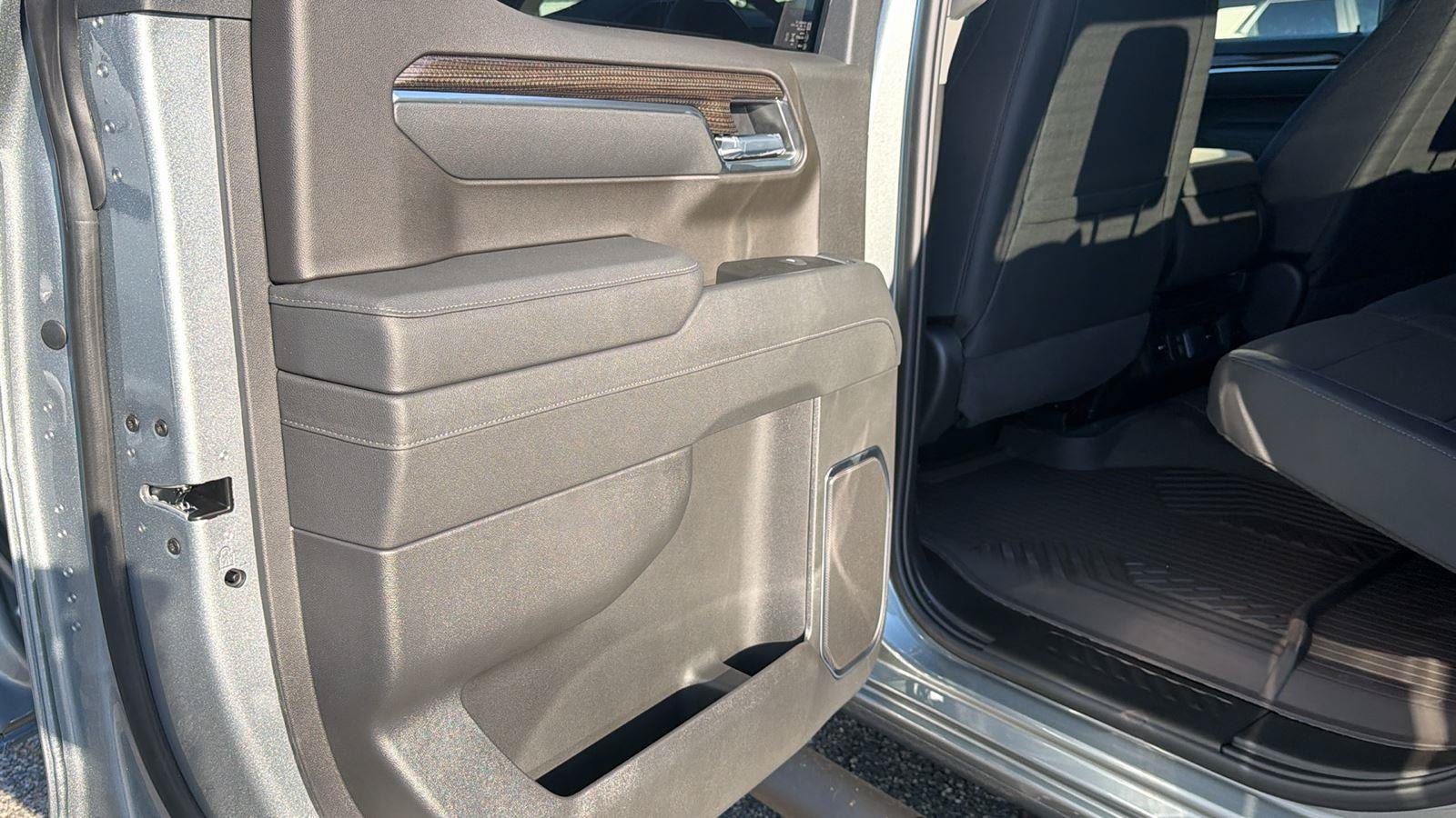 New 2026 Chevrolet Silverado 1500 RST w/ RST Select Package AWD/4WD image 18