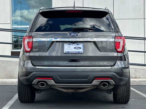 Used 2018 Ford Explorer XLT w/ Equipment Group 201A image 4