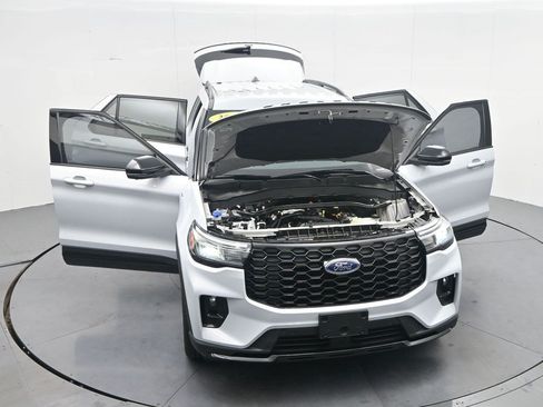 Used 2026 Ford Explorer ST-Line w/ ST-Line Street Pack RWD image 34