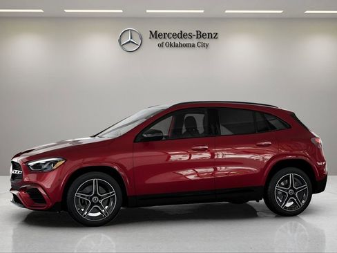 Used 2025 Mercedes-Benz GLA 250 4MATIC image 1