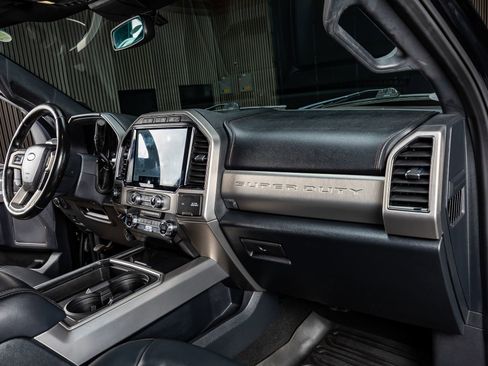 Used 2022 Ford F250 Platinum image 18