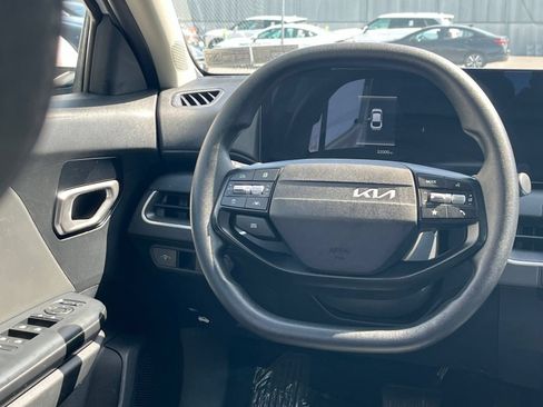 Used 2025 Kia K4 FWD image 28
