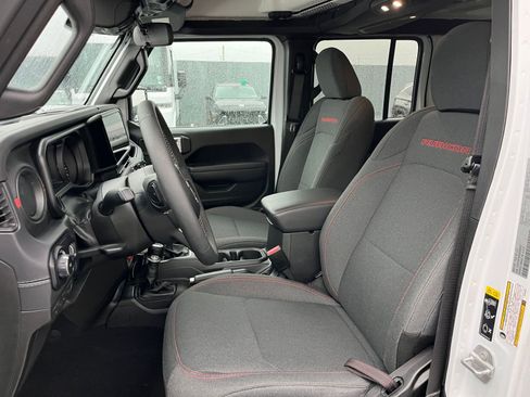 Used 2025 Jeep Wrangler Unlimited Rubicon image 35