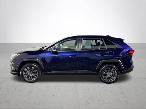 Used 2023 Toyota RAV4 XLE Premium AWD/4WD image 9