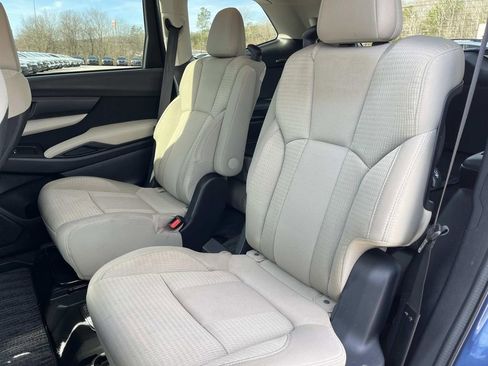 Used 2019 Subaru Ascent Premium image 32