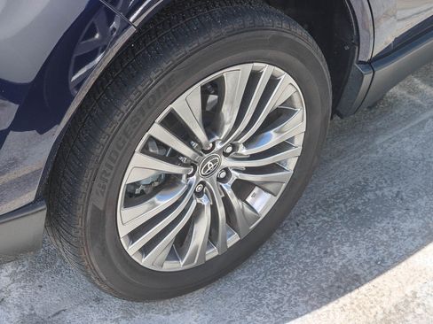 Certified 2024 Toyota Venza Limited AWD/4WD image 16