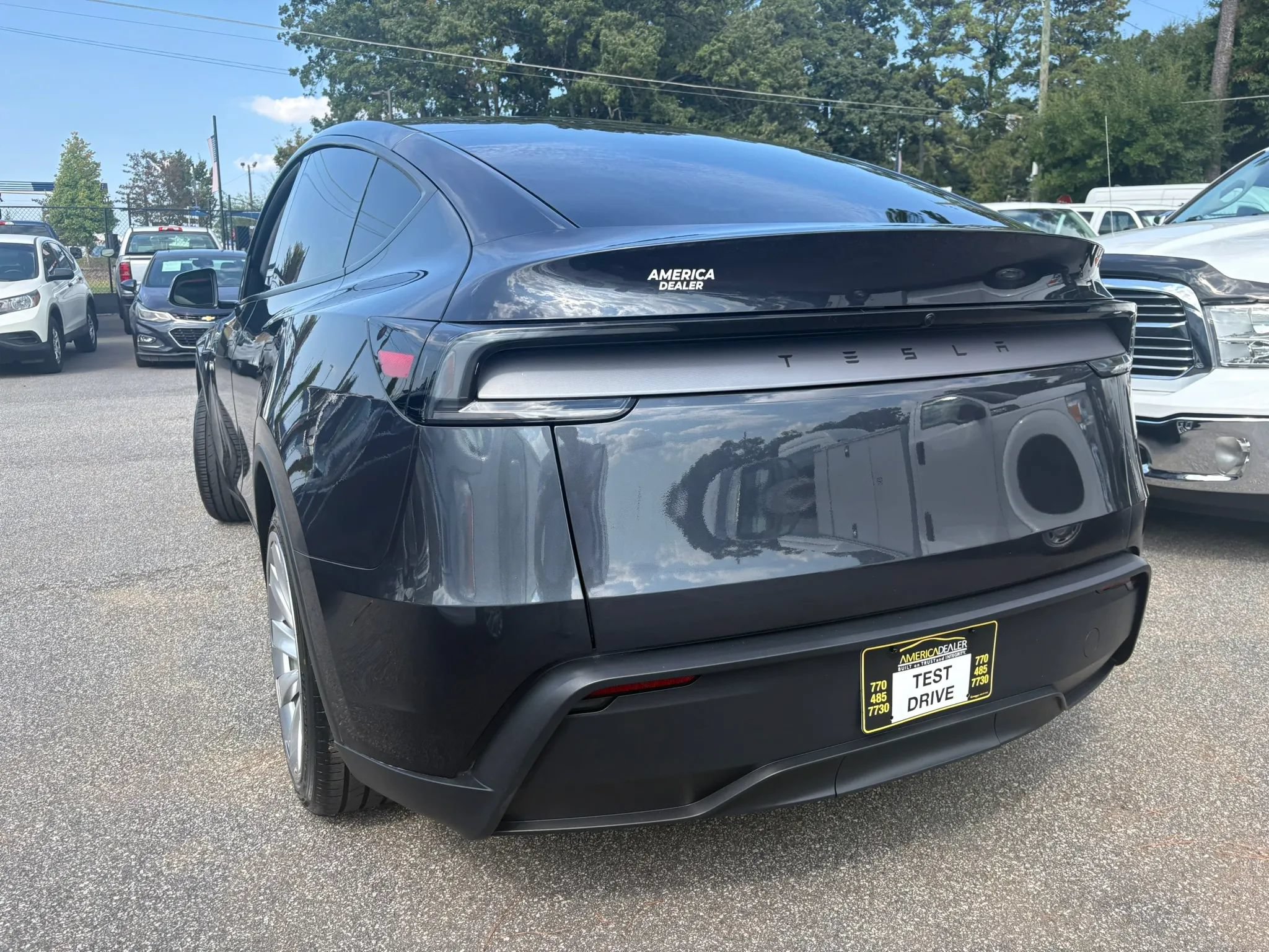Used 2026 Tesla Model Y 2WD image 7