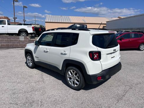 Used 2015 Jeep Renegade Latitude FWD image 5
