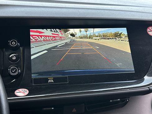 Used 2023 Buick Envision Essence image 17