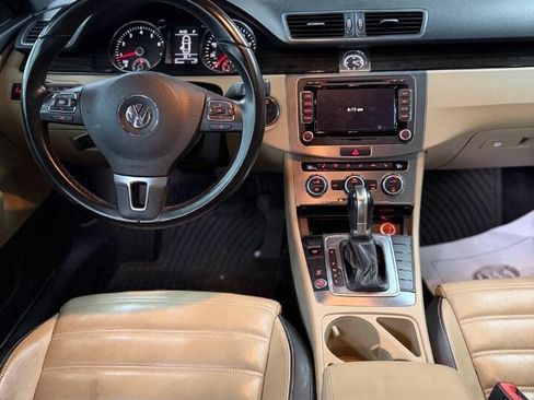 Used 2014 Volkswagen CC Executive FWD image 11