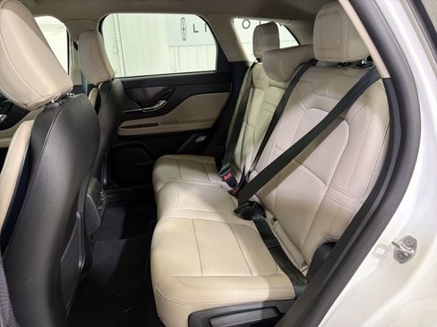 New 2026 Lincoln Corsair Premiere image 24