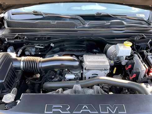 Used 2022 RAM 1500 Laramie AWD/4WD image 9