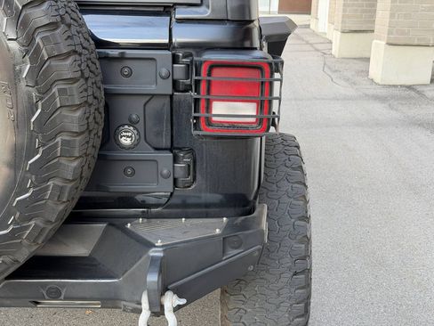 Used 2018 Jeep Wrangler Unlimited Sport AWD/4WD image 6