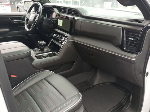Used 2024 GMC Sierra 1500 AT4X image 44