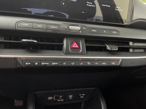 Used 2025 Kia K4 FWD image 21