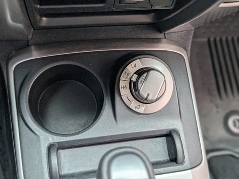 Used 2018 Toyota 4Runner SR5 AWD/4WD image 24