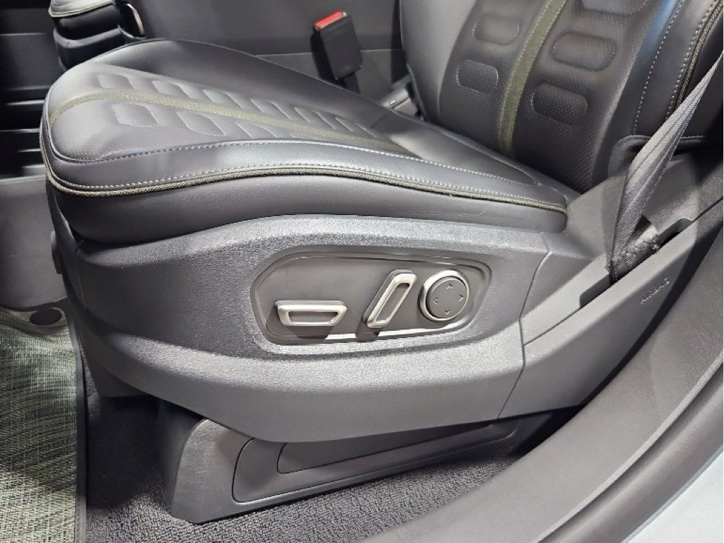 Used 2026 Rivian R1T Adventure Dual AWD/4WD image 5