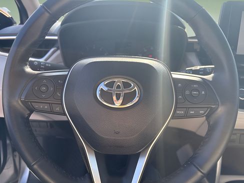 Used 2023 Toyota Corolla Cross LE AWD/4WD image 13