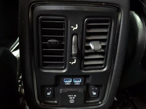 Used 2018 Jeep Grand Cherokee Overland AWD/4WD image 21