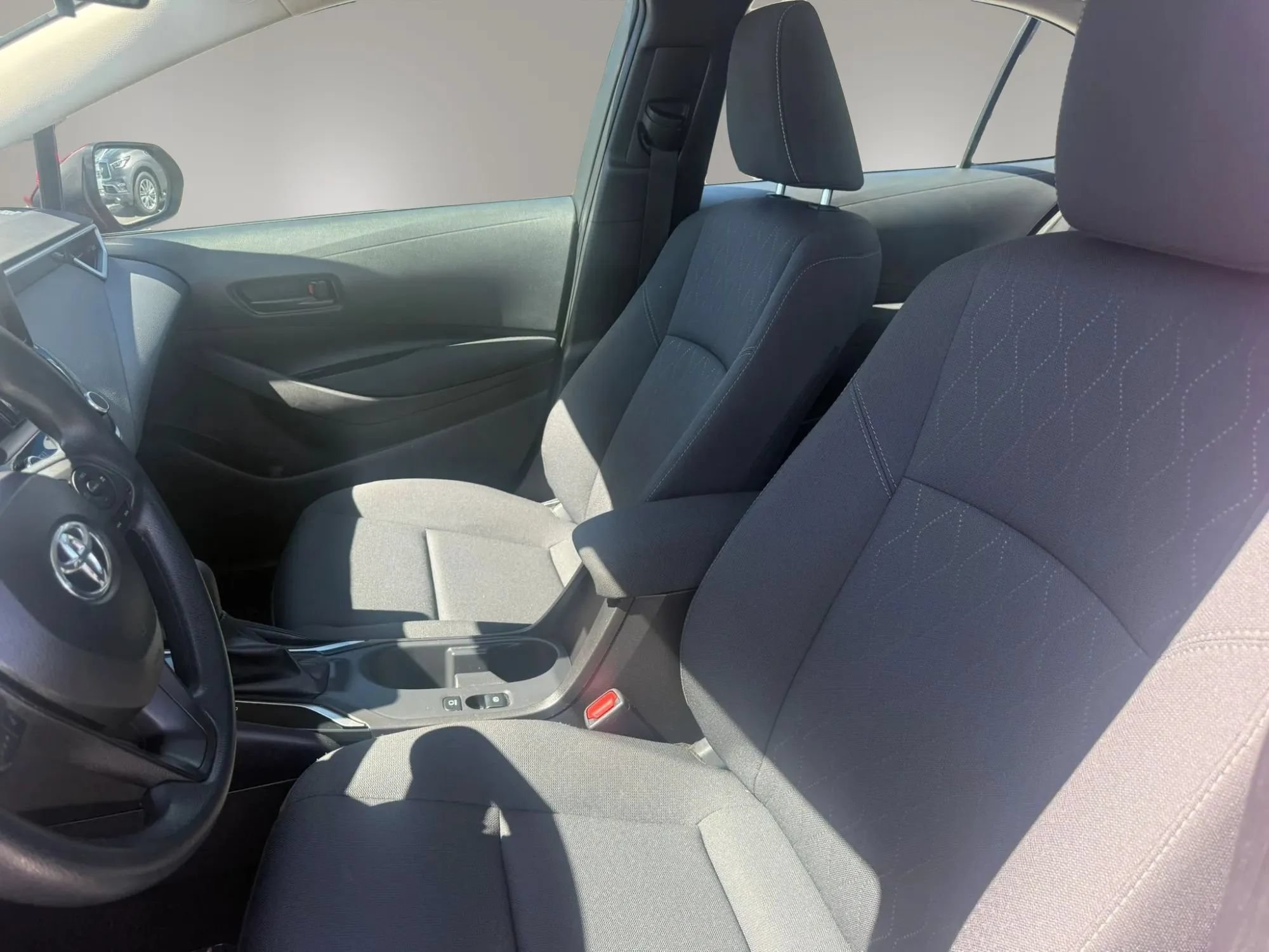 Used 2025 Toyota Corolla LE FWD image 17