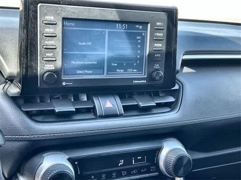 Used 2022 Toyota RAV4 LE image 18