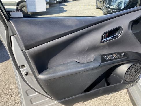 Used 2017 Toyota Prius Prime Premium w/ Preferred Accessory Package FWD image 12