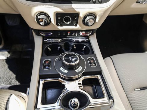 Used 2017 Rolls-Royce Wraith RWD image 27