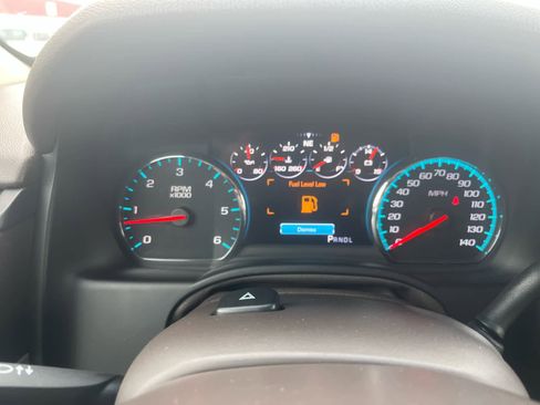 Used 2018 Chevrolet Suburban Premier image 20