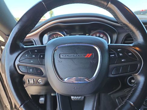 Used 2020 Dodge Challenger SXT RWD image 23