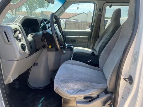 Used 2010 Ford E-350 and Econoline 350 XL RWD image 4
