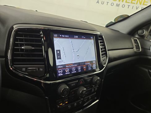 Certified 2020 Jeep Grand Cherokee Altitude AWD/4WD image 19