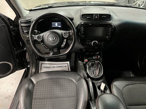 Used 2019 Kia Soul ! FWD image 11