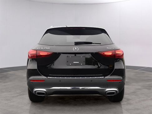 New 2025 Mercedes-Benz GLA 250 4MATIC image 9
