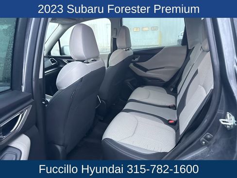 Used 2023 Subaru Forester Premium image 7