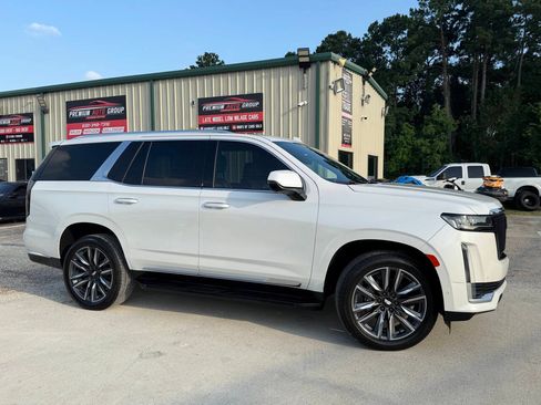 Used 2022 Cadillac Escalade Premium Luxury w/ Performance Package AWD/4WD image 3