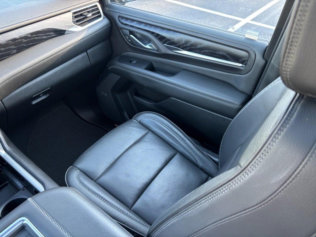 Certified 2023 GMC Yukon XL Denali AWD/4WD image 15