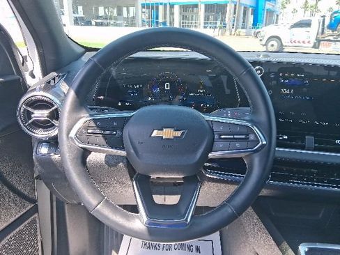 Used 2025 Chevrolet Equinox LT FWD image 7