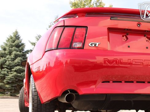 Used 2001 Ford Mustang GT image 40