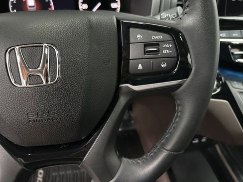Used 2025 Honda Odyssey Touring image 17