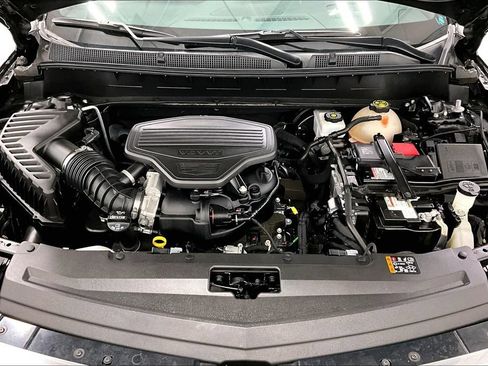 Used 2023 Cadillac XT6 Premium Luxury w/ Technology Package FWD image 11