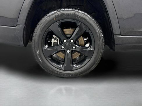 Used 2024 Jeep Grand Cherokee L Limited w/ Luxury Tech Group II image 8