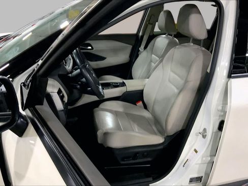 Used 2023 Nissan Rogue SL AWD/4WD image 8