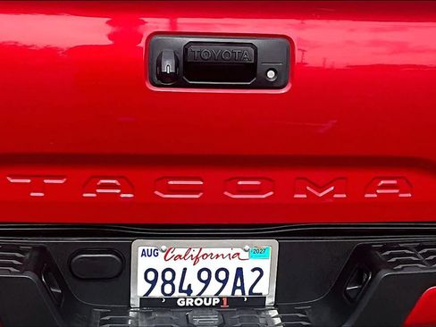 Used 2016 Toyota Tacoma SR RWD image 9