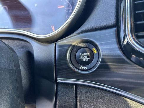 Used 2022 Jeep Grand Cherokee Limited image 26