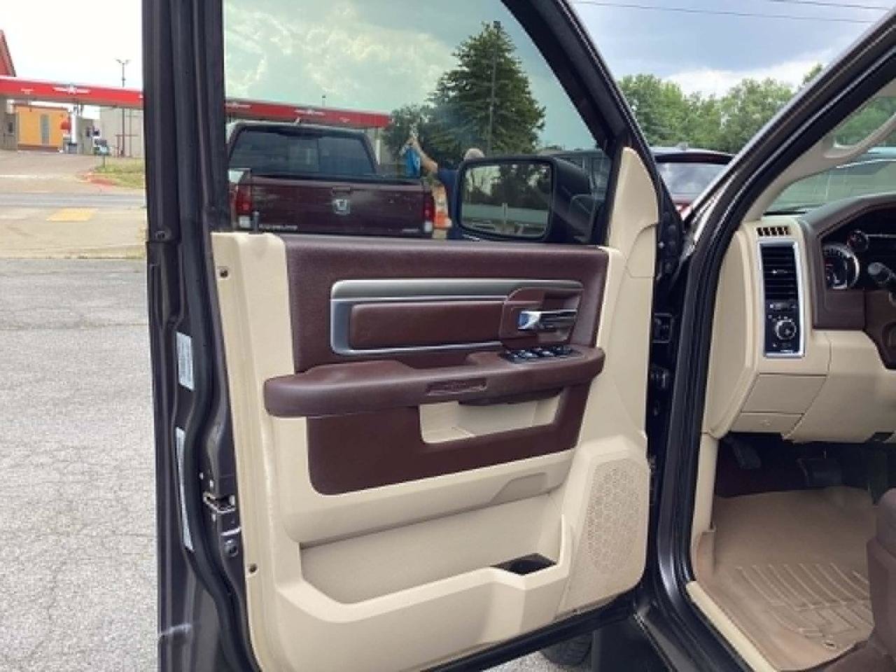 Used 2015 RAM 1500 Big Horn AWD/4WD image 9