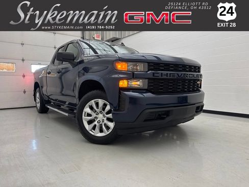 Used 2020 Chevrolet Silverado 1500 Custom w/ Custom Value Package AWD/4WD image 1