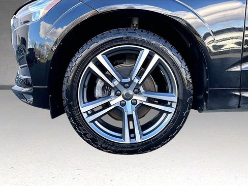 Used 2021 Volvo XC60 T5 Momentum image 33