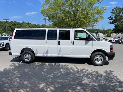 New 2026 Chevrolet Express 3500 LS RWD image 9