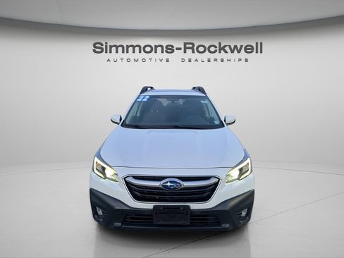 Used 2022 Subaru Outback Premium image 2